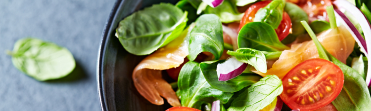 Leaf vegetable salad with smoked salmon